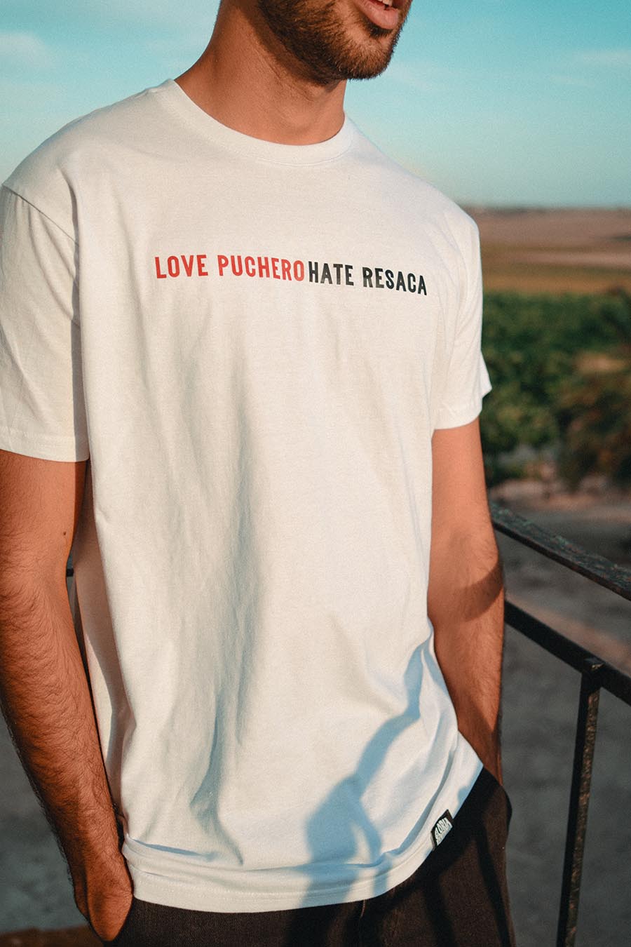 Camiseta 'Love puchero, hate resaca' - Imagen 5